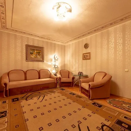 Comfortable Three Bedroom St. Kutuzova, 14 Appartamento *