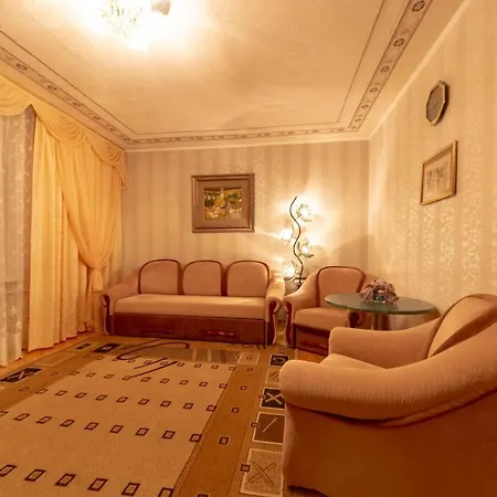 Comfortable Three Bedroom St. Kutuzova, 14