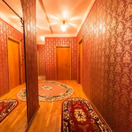 Comfortable Three Bedroom St. Kutuzova, 14